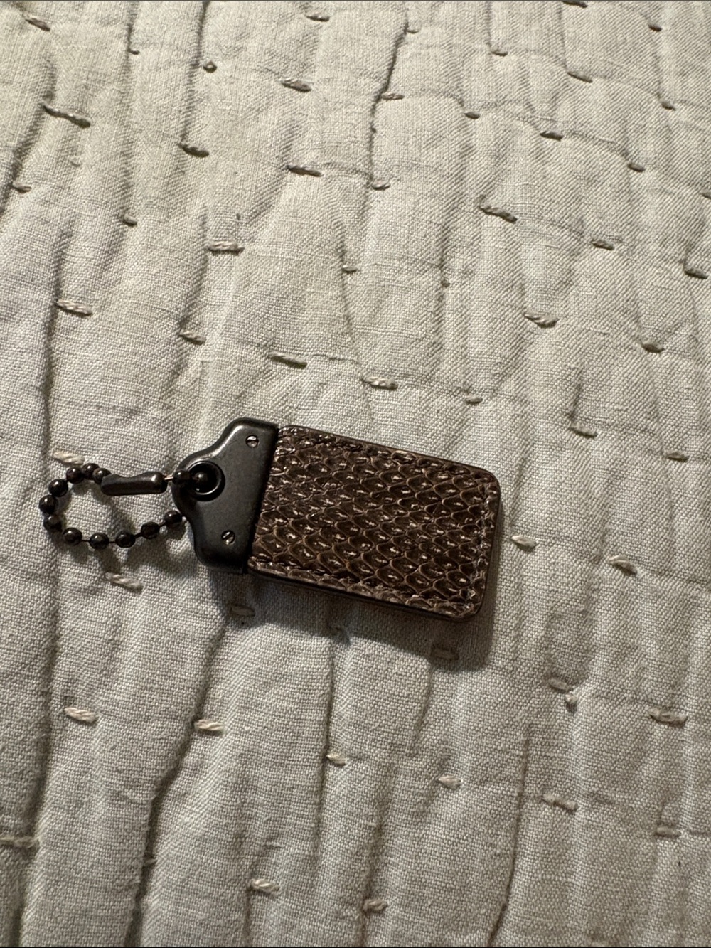 Coach Hangtag - Picture 2 of 3